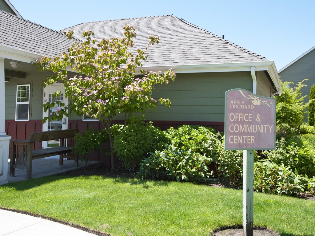 Apple Orchard_Exterior