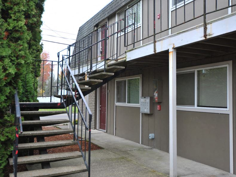 College Corner_Exterior
