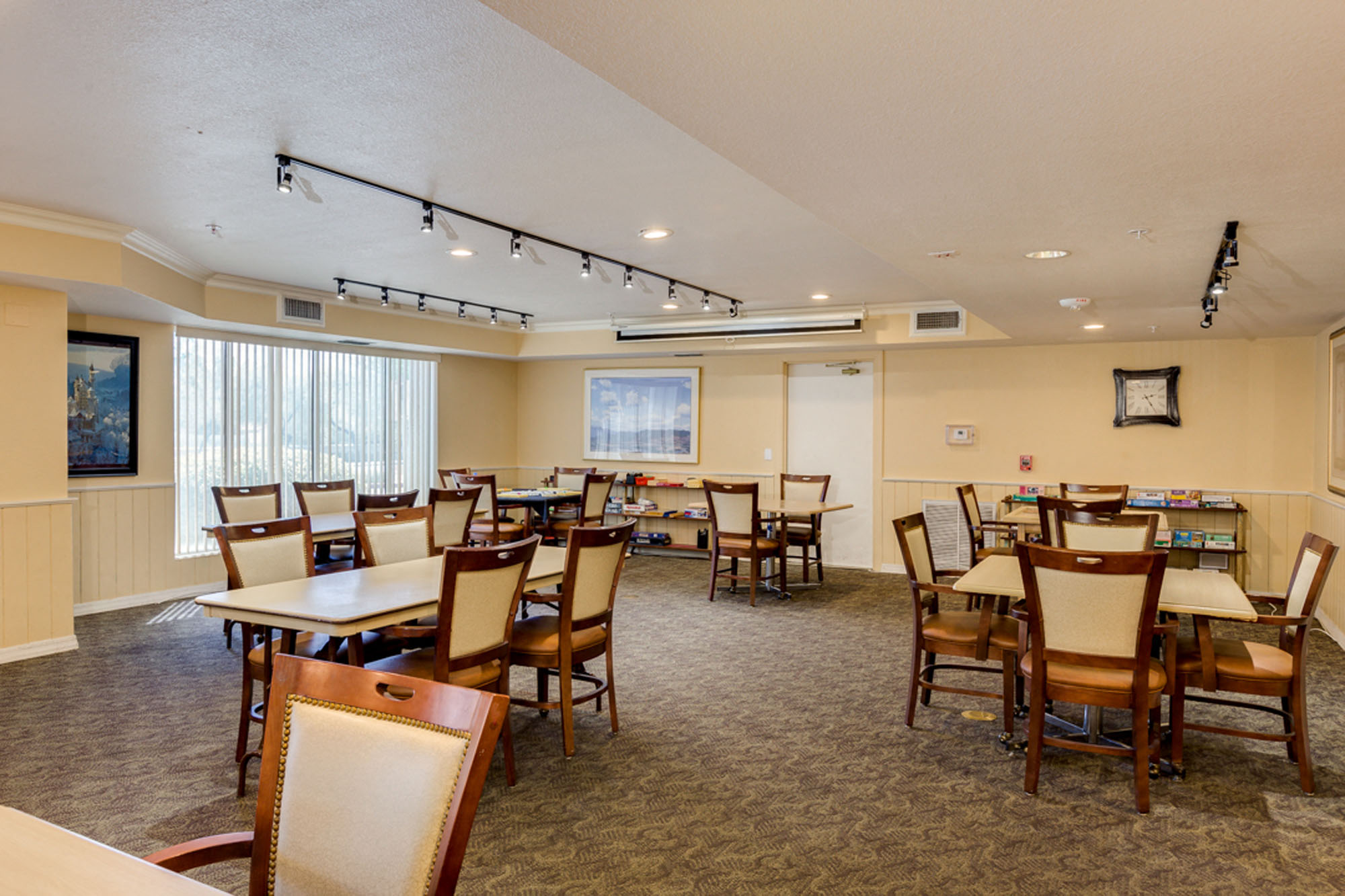 DiscoveryPoint_Photo_Buffet