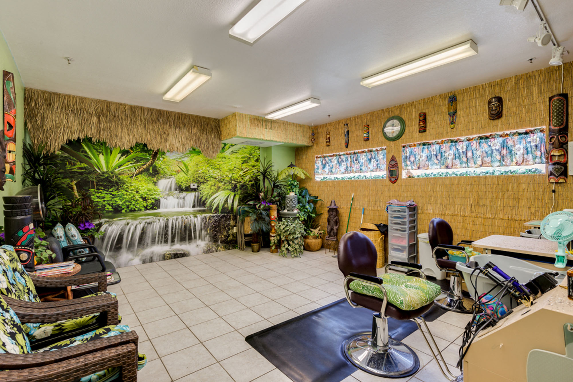 DiscoveryPoint_Photo_HairSalon