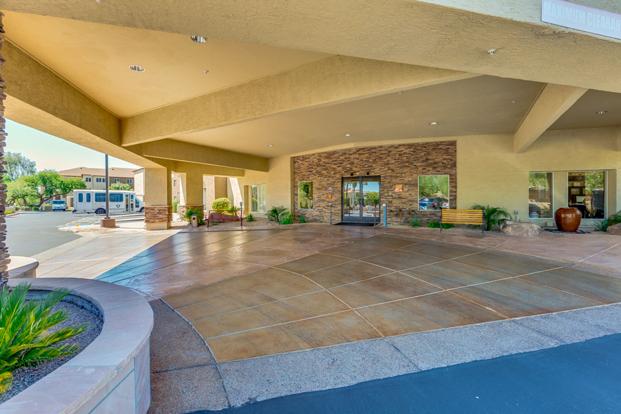 DiscoveryPoint_Photo_WaitingAreaExterior