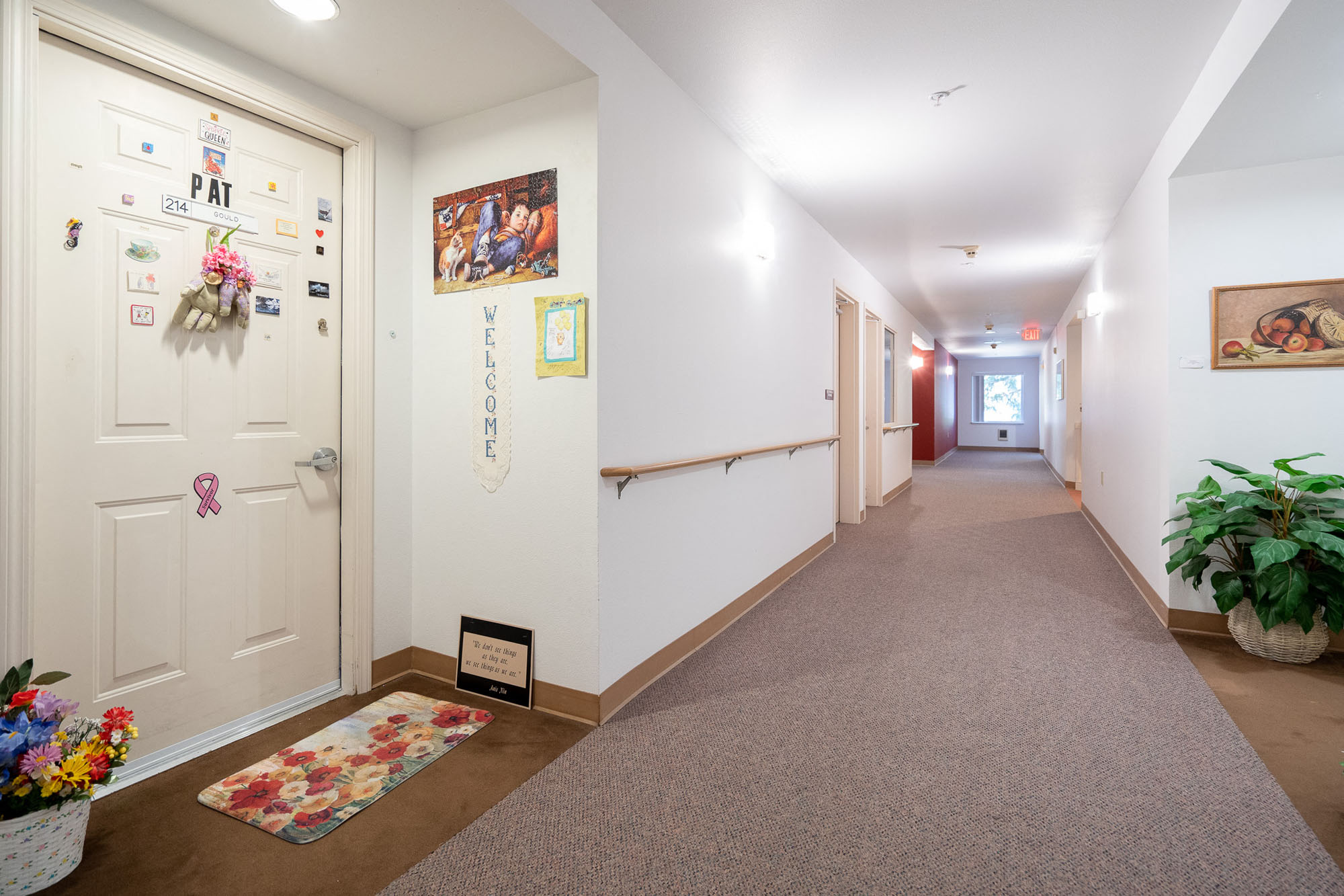 DiscoveryView_Photo_Hallway