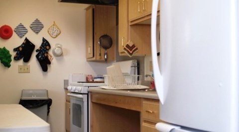 4820 SE 122Nd Ave Studio Apartment for Rent