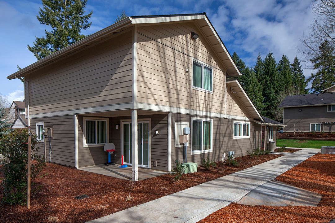 FarmingtonMeadows_Photo_Sidewalk