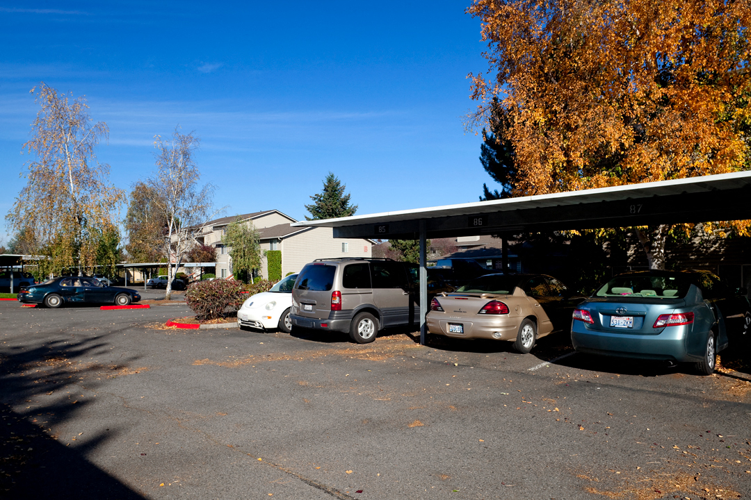 Sunpointe_Photo_ParkingLot