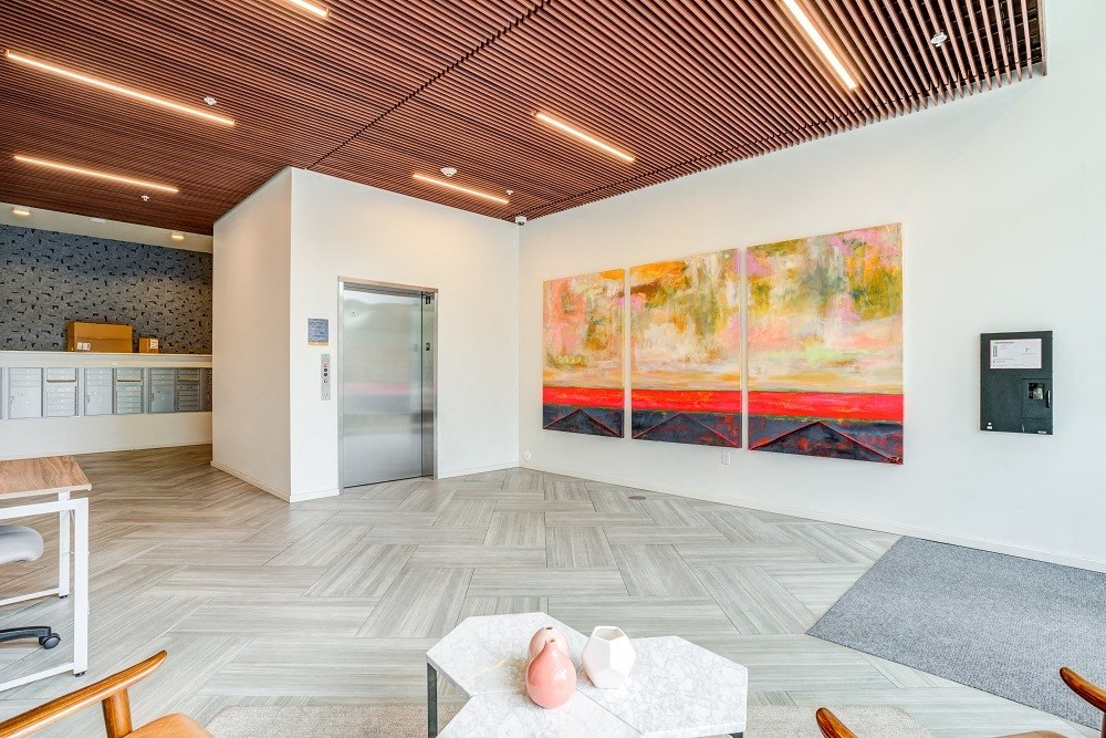 The Marilyn_The Lobby