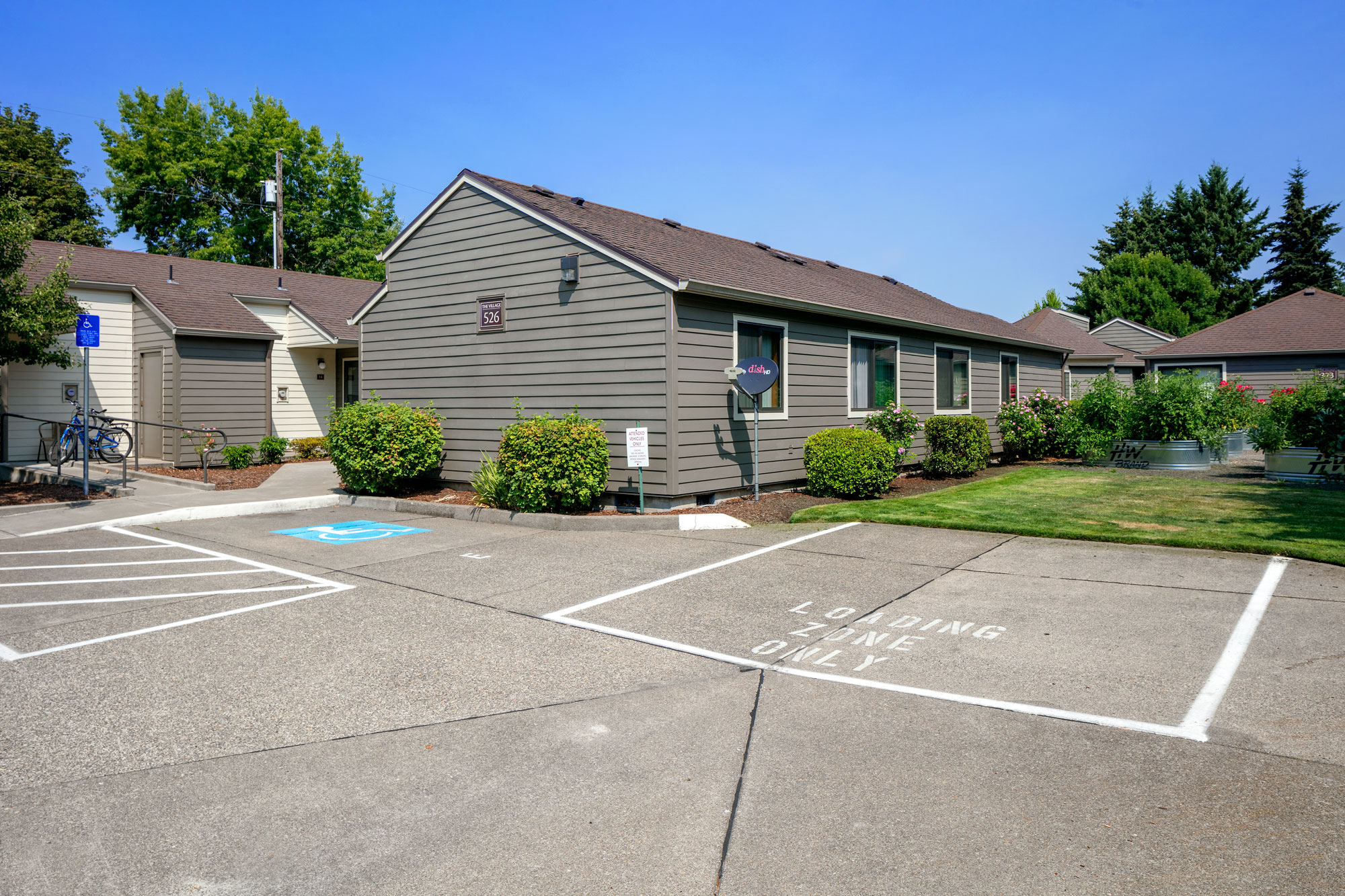The parking outside of apartments