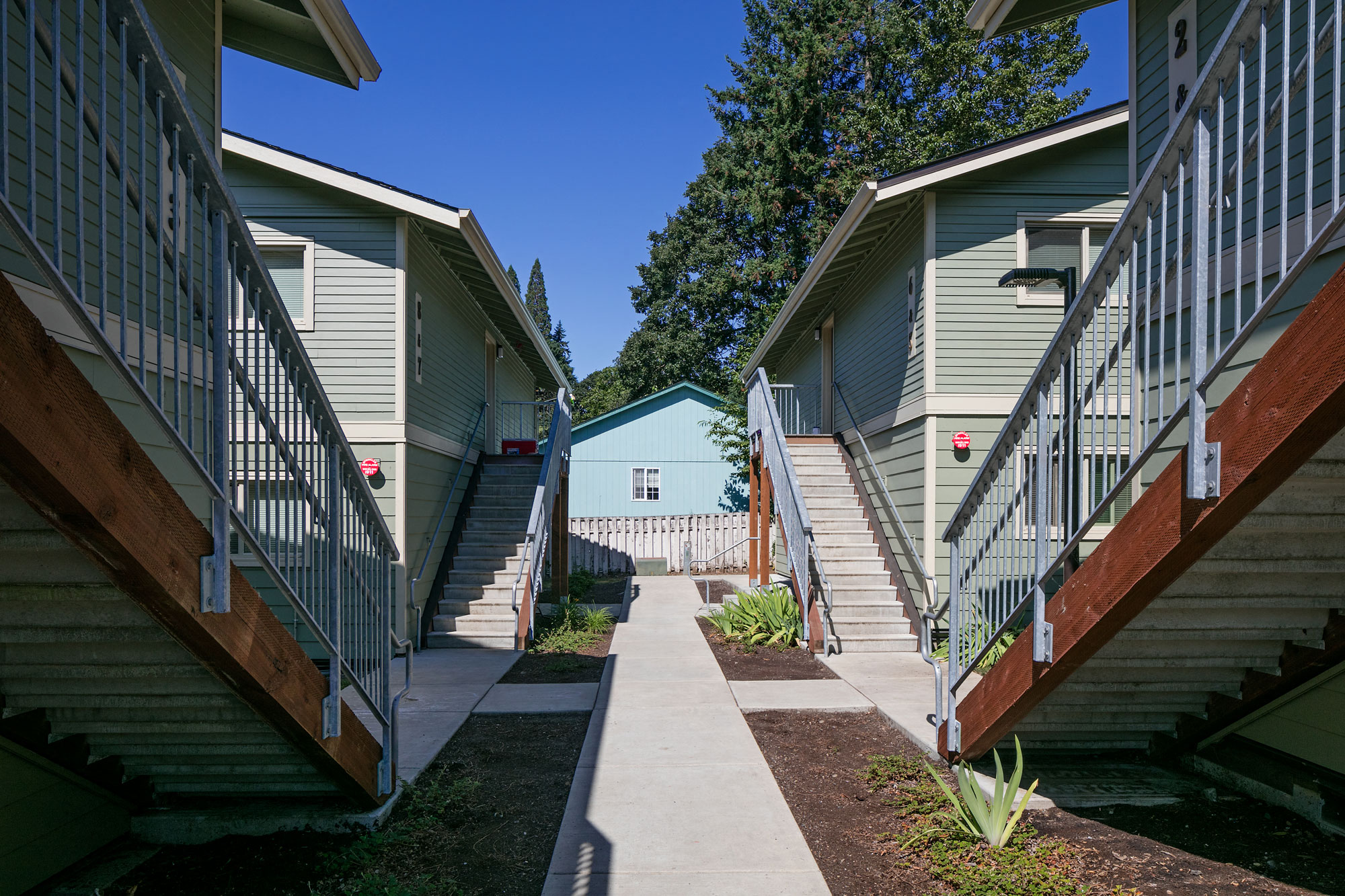 Walkway between apartments