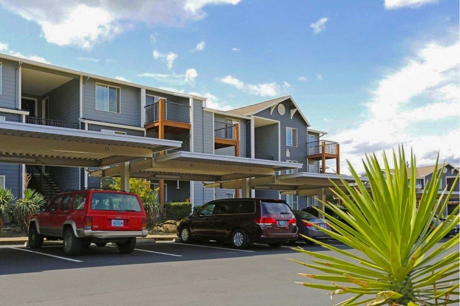 Troutdale Terrace Exterior