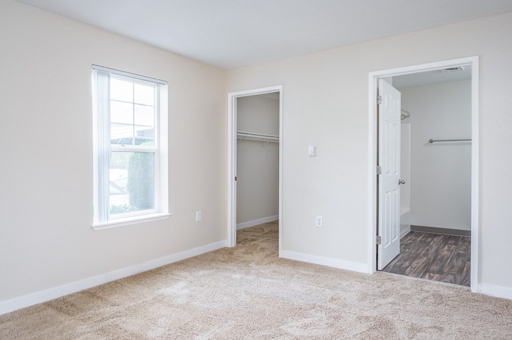 Suzann Plaza 2 Bed x 2 Bath