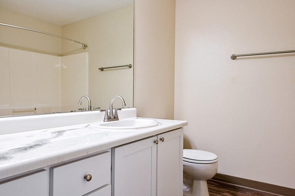 Suzann Plaza 2 Bed x 2 Bath