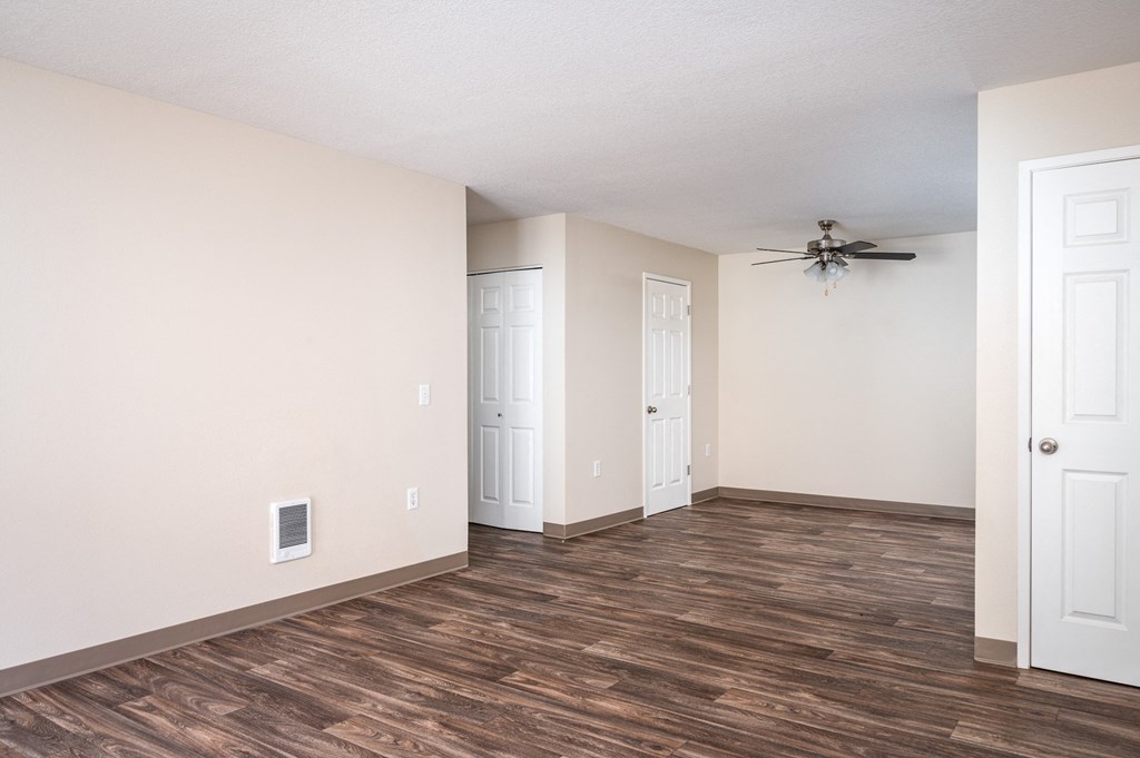 Suzann Plaza 2 Bed x 2 Bath