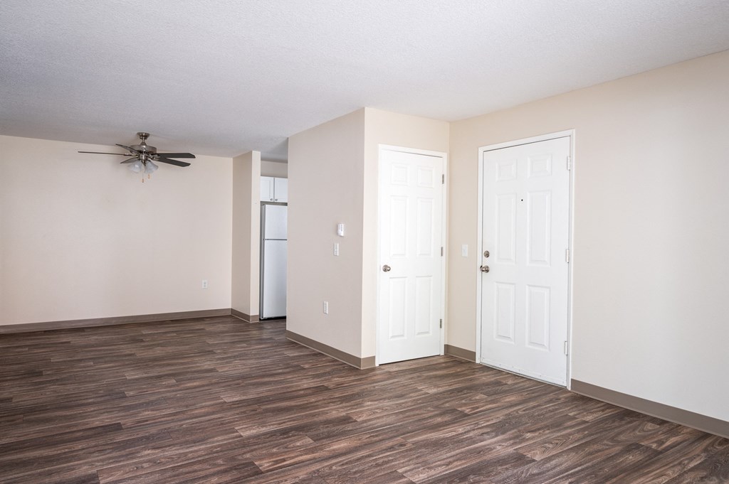 Suzann Plaza 2 Bed x 2 Bath