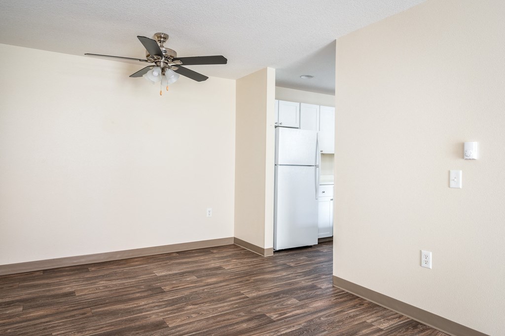 Suzann Plaza 2 Bed x 2 Bath