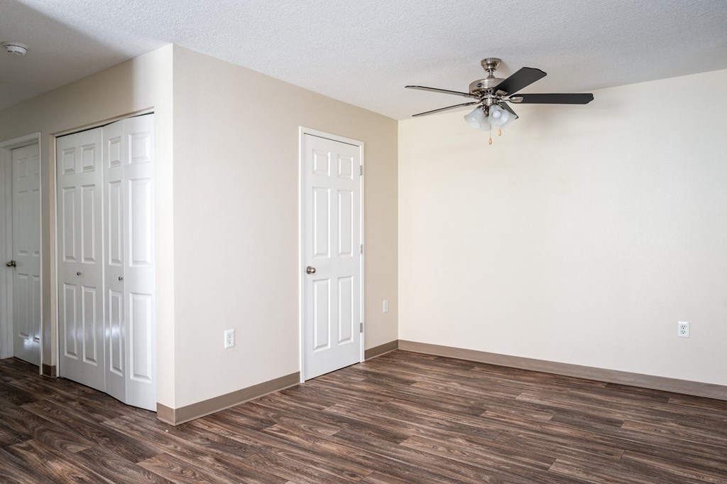 Suzann Plaza 2 Bed x 2 Bath