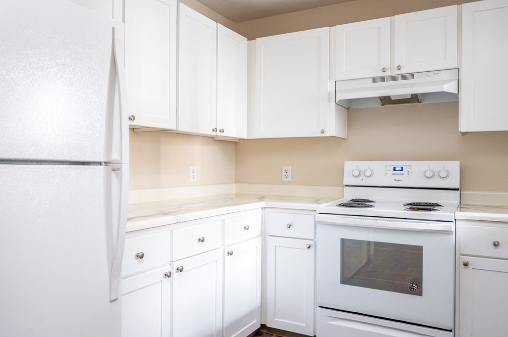 Suzann Plaza 2 Bed x 2 Bath