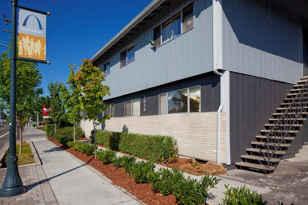 Villad'ShirlLee_Photo_SidewalkView