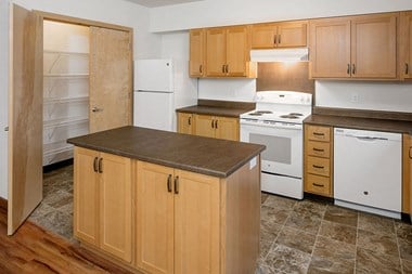 8510 SE Steele Street 2 Beds Apartment for Rent - Photo Gallery 1
