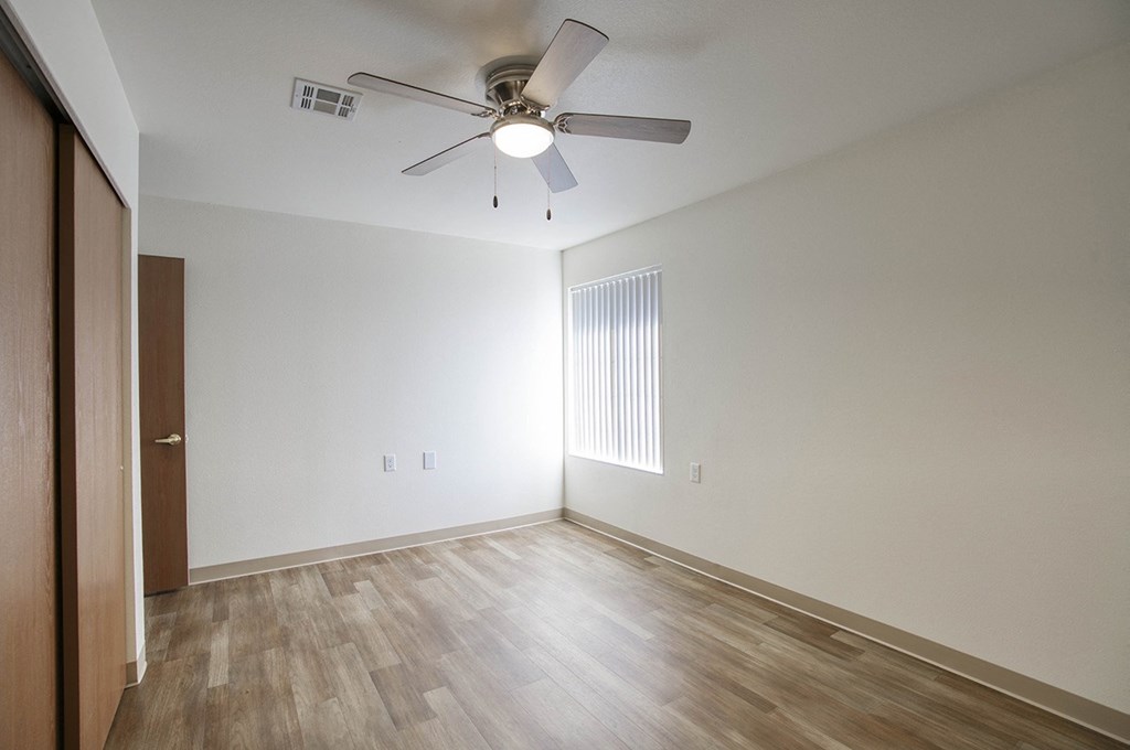 Coronado Glen Apartment Home