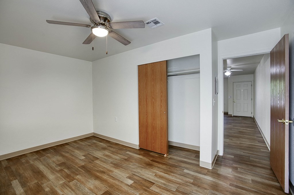 Coronado Glen Apartment Home