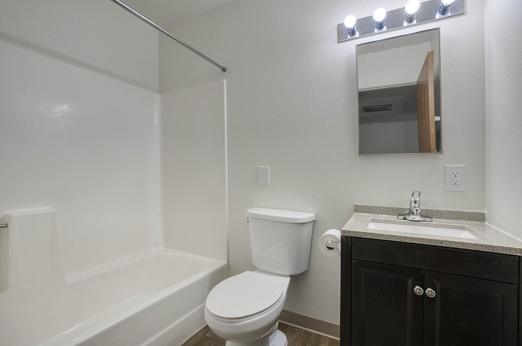 Coronado Glen Apartment Home