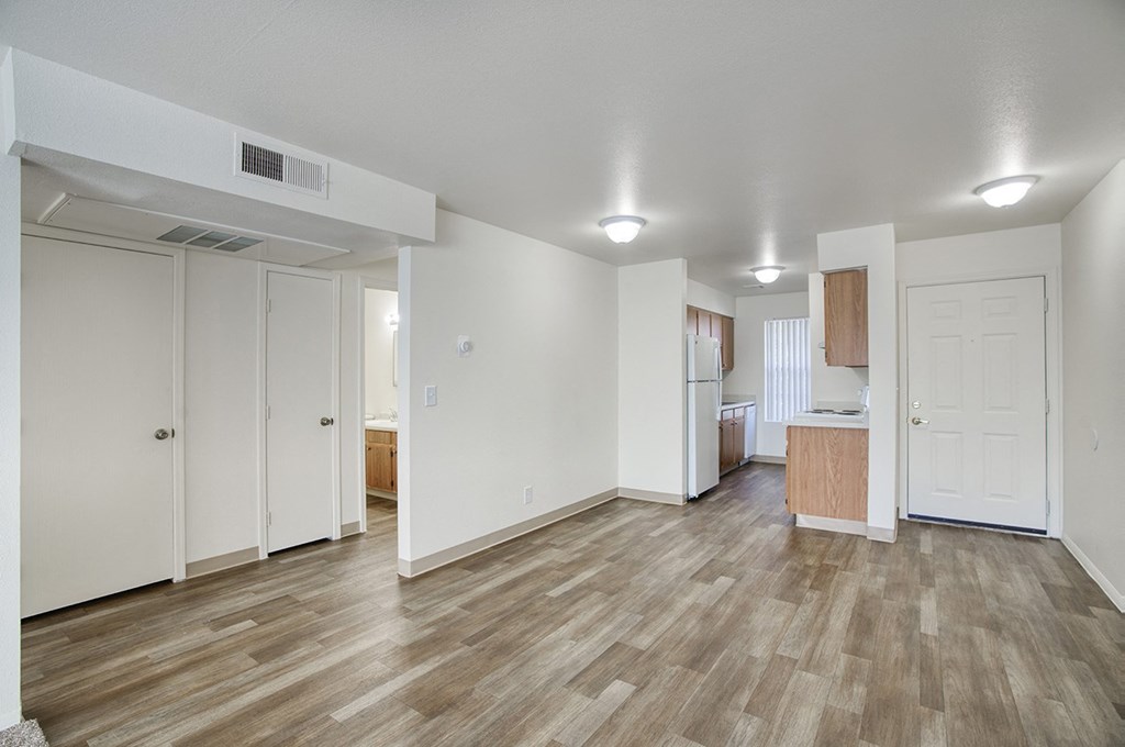 Coronado Glen Apartment Home