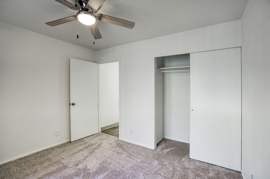 Coronado Glen Apartment Home