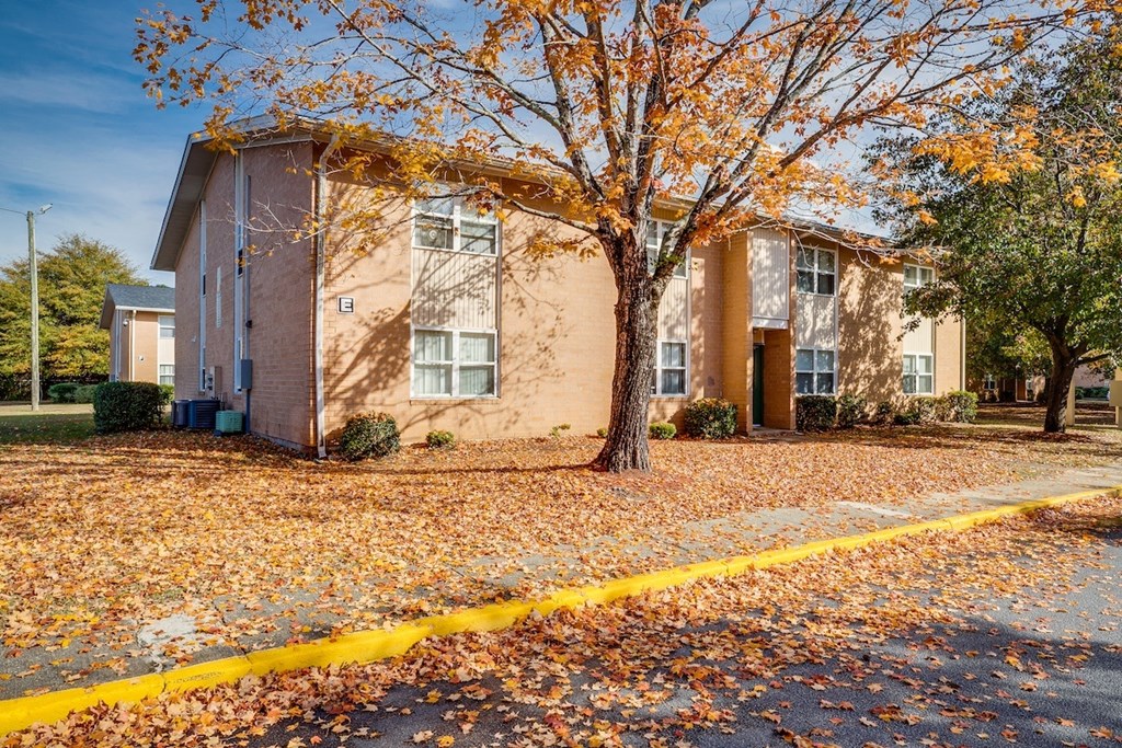 Poplar Square Apartments