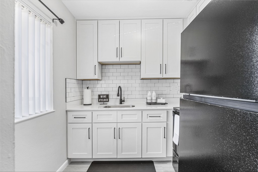white kitchen cabinets