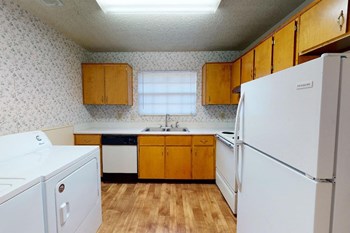 Aspen-Run-II-Kitchen-3 2060 Continental Ave 1-3 Beds Apartment for Rent - Photo Gallery 5