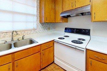 Aspen-Run-II-Kitchen-1 2060 Continental Ave 1-3 Beds Apartment for Rent - Photo Gallery 3