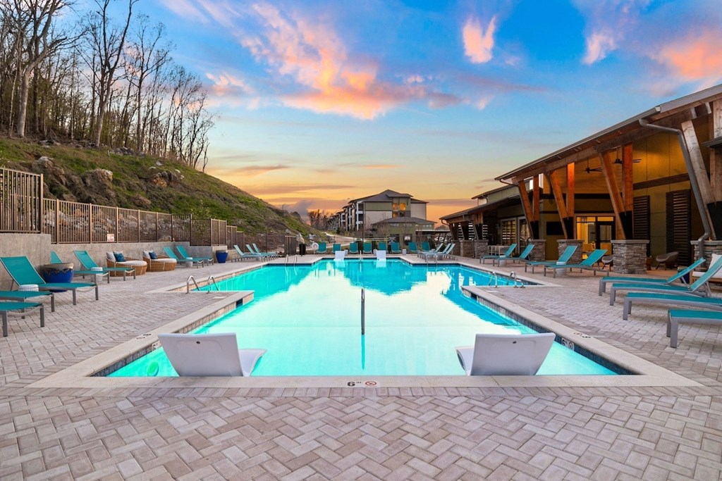 the outdoor pool at the resort at governors crossing