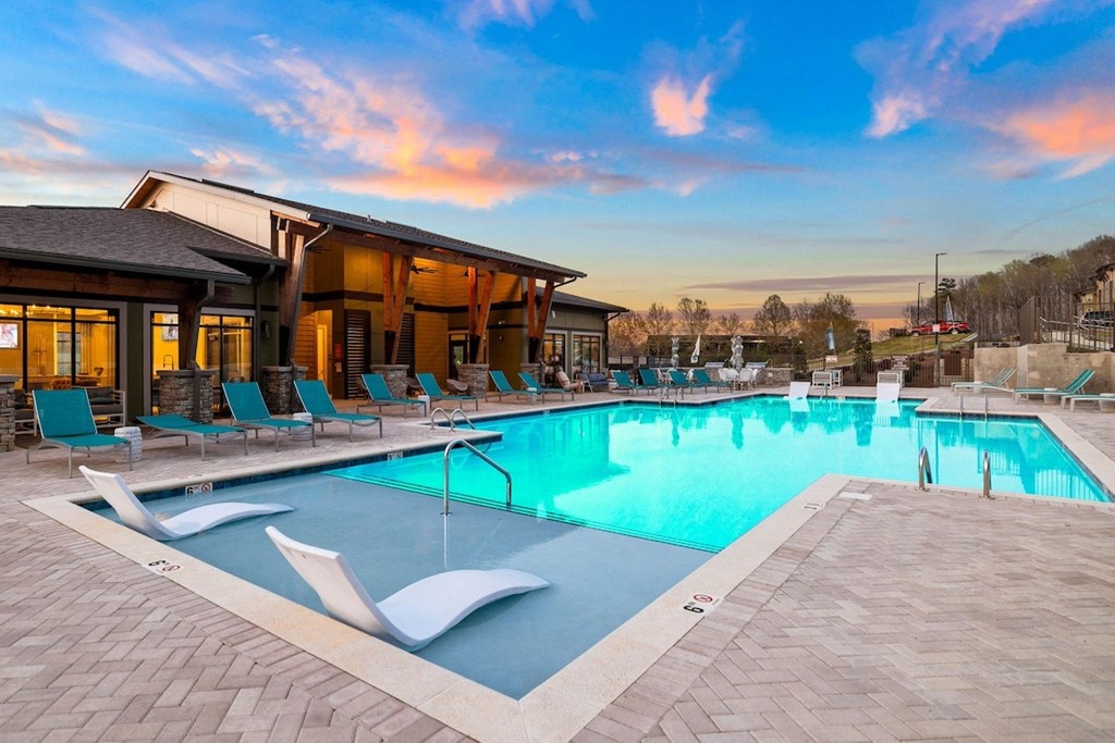 the pool at the resort at governors crossing