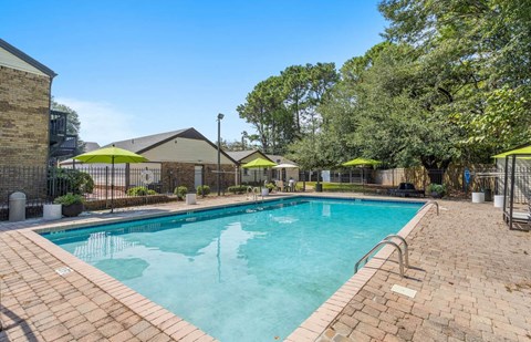 The large swimming pool and sundeck at The Onyx Hoover Apartments