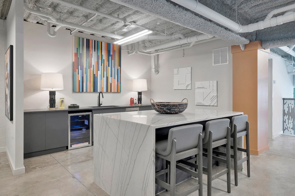 Citizen-Birmingham-upper-bar kitchenette area at The Citizen Birmingham Apartments