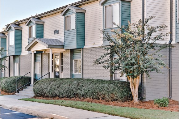 The Jameson Apartments, 1301 Lakeshore Place, Homewood, AL - RENTCafé