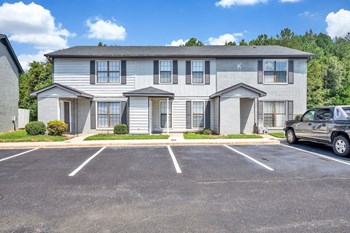 Well-kept apartment building at Goshen Estates Apartments in Augusta, GA - Photo Gallery 10