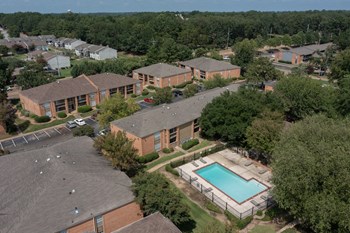 Hampton-House-Pool-4 Hampton House Apartments in Jackson, MS with pool