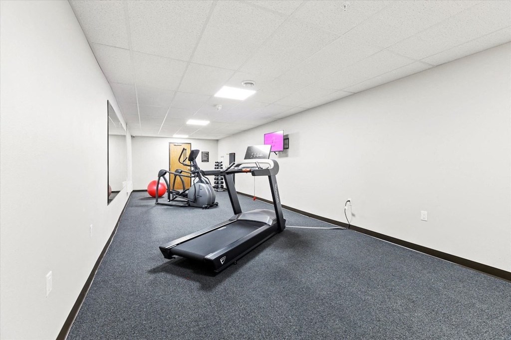 Horicon School fitness center with cardio equipment and free weights