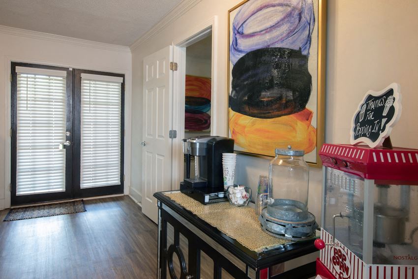 Huntleigh Woods Apartments