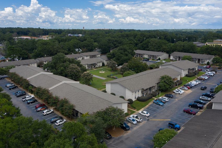 Huntleigh Woods Apartments