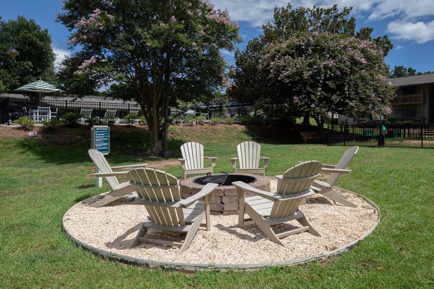 Huntleigh Woods Apartments