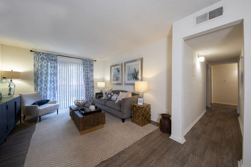 Huntleigh Woods Apartments