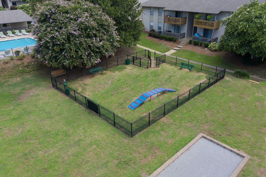 Huntleigh Woods Apartments