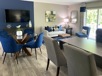 TheView-7 Living room and offie with large sliding glass doors and hardwood flooring - Photo Gallery 6