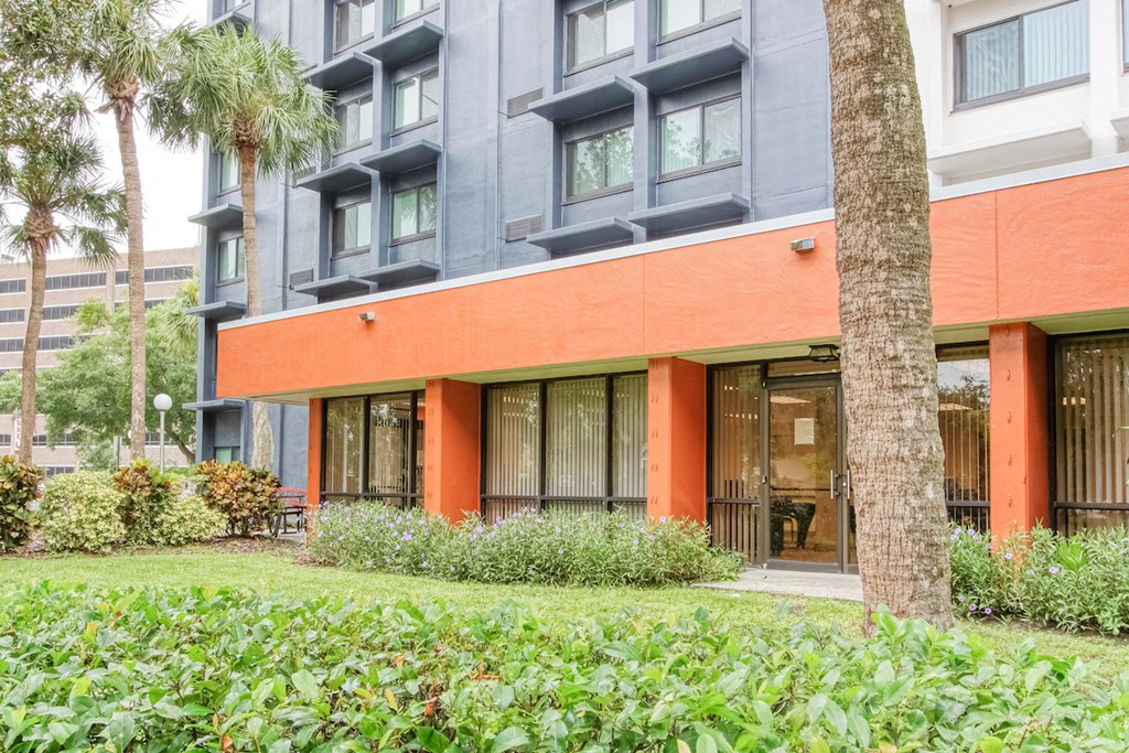 Lushly Landscaped Orlando Cloisters located at 757 S Orange Ave, Orlando, FL 32801