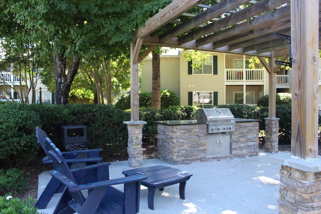 Grilling pergola and lounge at Stillwater at Grandview Cove