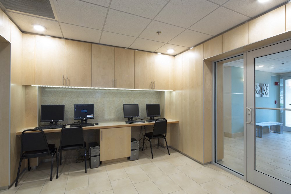 Mount Carmel Gardens senior apartments in jacksonville, florida computers with internet access