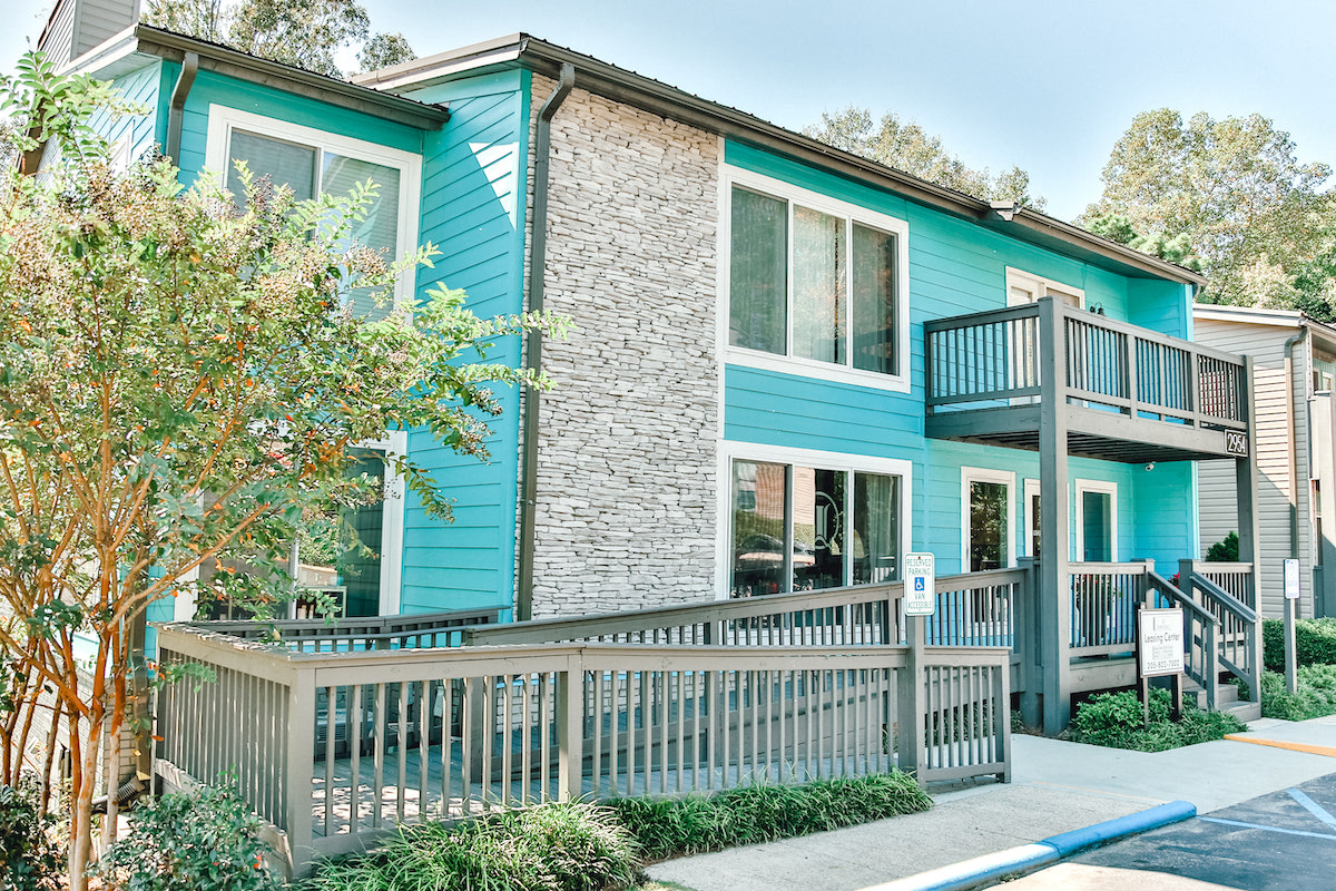 Photos of Berry Falls Apartments in Vestavia Hills, AL