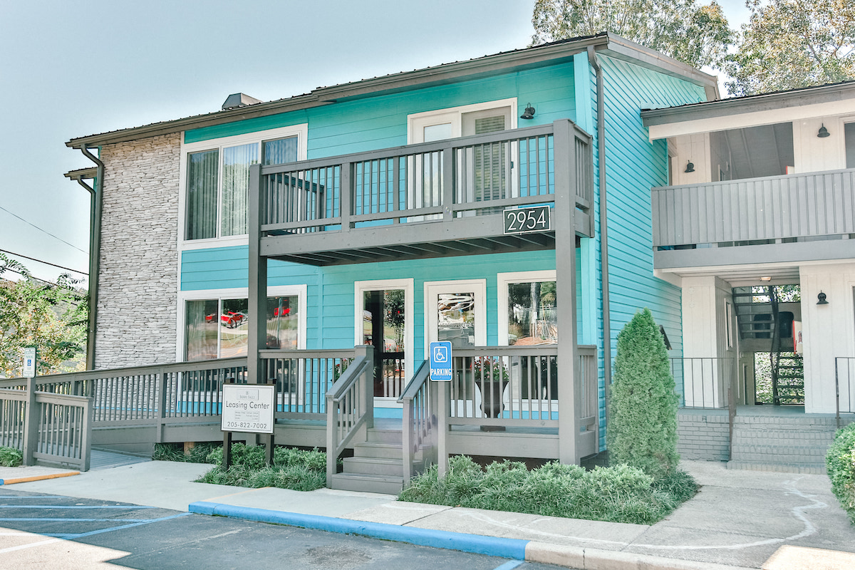 Photos of Berry Falls Apartments in Vestavia Hills, AL